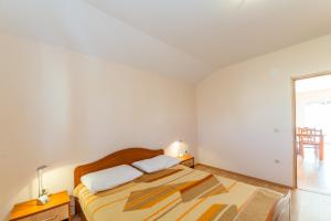 Family-friendly apartments with swimming pool Privlaka, Zadar - 12922