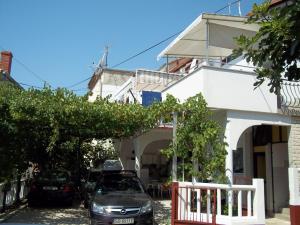 Apartments with a parking space Vodice - 12926