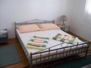 Apartments with parking space Vodice - 12926