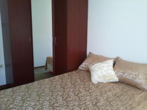 Apartments with a parking space Novi Vinodolski - 12790