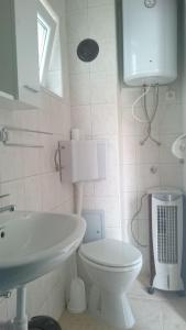 Apartments with a parking space Vir - 12948