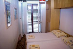 Apartments with a parking space Sabunike Zadar 12960