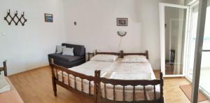 Apartments by the sea Rogoznica - 12995