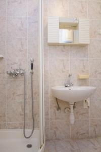 Apartments by the sea Rogoznica - 12995