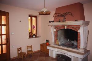 Family friendly house with a swimming pool Brest pod Uckom, Central Istria - Sredisnja Istra - 13005
