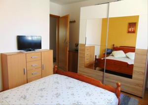 Apartments with a parking space Liznjan, Medulin - 13009