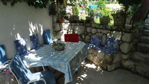 Apartments by the sea Nemira, Omis - 13055