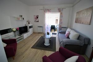 Two-Bedroom Apartment with Balcony and Sea View room in Apartments and rooms with parking space Pag - 13060