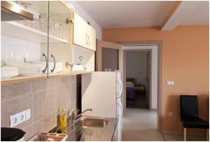 Apartments by the sea Kali, Ugljan - 13147