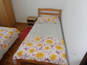 Apartments with a parking space Sabunike, Zadar - 13150