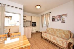 Seaside holiday house Bibinje, Zadar - 13157