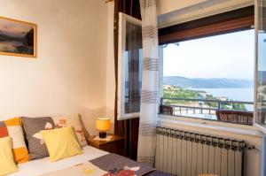 Apartments with a parking space Novi Vinodolski - 13159