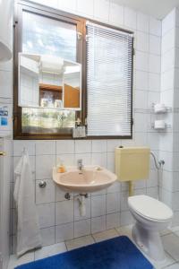 Apartments by the sea Trogir - 13167