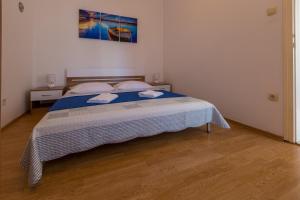 Apartments with a parking space Crikvenica - 13204