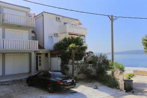 Apartments by the sea Lokva Rogoznica, Omis - 13226