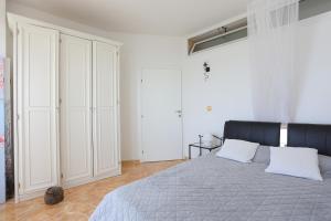 Apartments by the sea Lokva Rogoznica, Omis - 13226