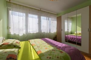 Apartments by the sea Dugi Rat, Omis - 13250