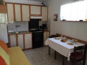 Apartments by the sea Zadar - 13272