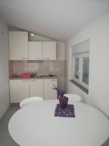 Apartments with a parking space Poljica, Zadar - 13289