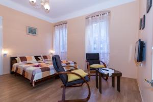 Apartments by the sea Rijeka - 13293 