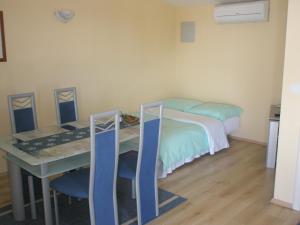 Apartments by the sea Nin, Zadar - 13133