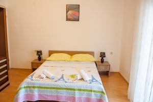 Apartments and rooms with parking space Pag - 13355