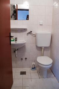 Apartments and rooms with parking space Pag - 13355