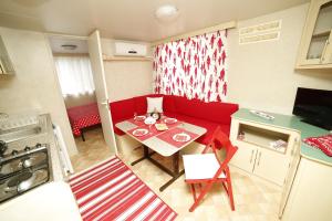 Family friendly apartments with a swimming pool Bol, Brac - 13364