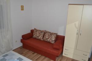 Apartments with parking space Grebastica, Sibenik - 13365