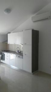 Apartments with parking space Grebastica, Sibenik - 13365