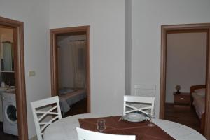 Apartments with parking space Grebastica, Sibenik - 13365