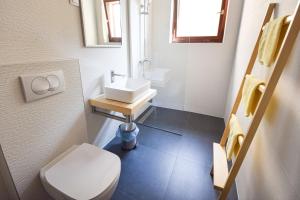 Apartments and rooms by the sea Puntinak, Brac - 12255