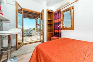 Luxury villa with a swimming pool Rogoznica - 13374