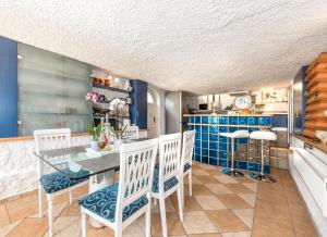 Luxury villa with a swimming pool Rogoznica - 13374