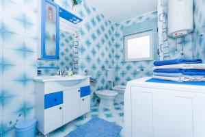 Apartments with parking space Trogir - 13378