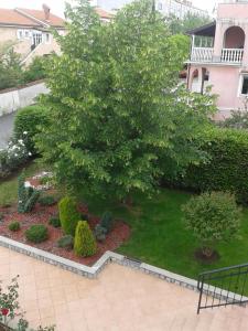 Apartments with parking space Rijeka - 13377