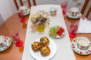 Apartments with WiFi Split - 13415