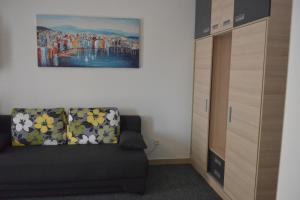 Apartments with a parking space Pula - 13416