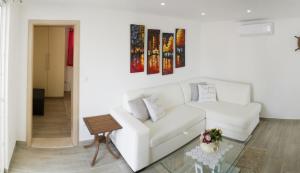 Apartments for families with children Maslinica, Solta - 13423