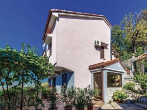 Apartments with a parking space Kastav, Opatija - 13441 