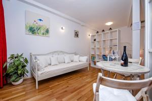 Apartments with WiFi Rovinj - 13454
