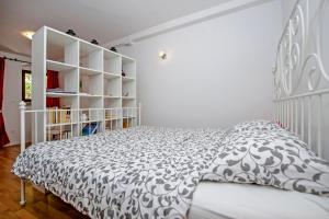 Apartments with WiFi Rovinj - 13454