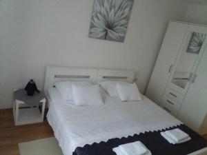 Apartments with WiFi Vis - 13442