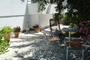 Apartments by the sea Petrcane, Zadar - 13490