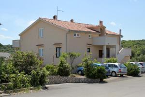 Apartments and rooms with parking space Krk - 13553