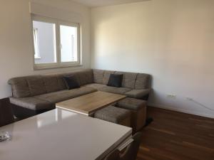 Apartments with a parking space Split - 13554