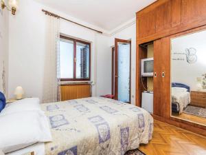 Apartments with a parking space Kastav, Opatija - 13568