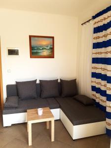 Apartments with parking space Nin, Zadar - 13571