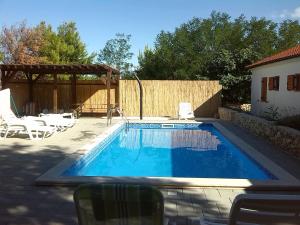 Family-friendly apartments with swimming pool Vir - Lozice, Vir - 13569