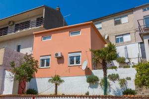 Apartments with a parking space Crikvenica - 13572 
